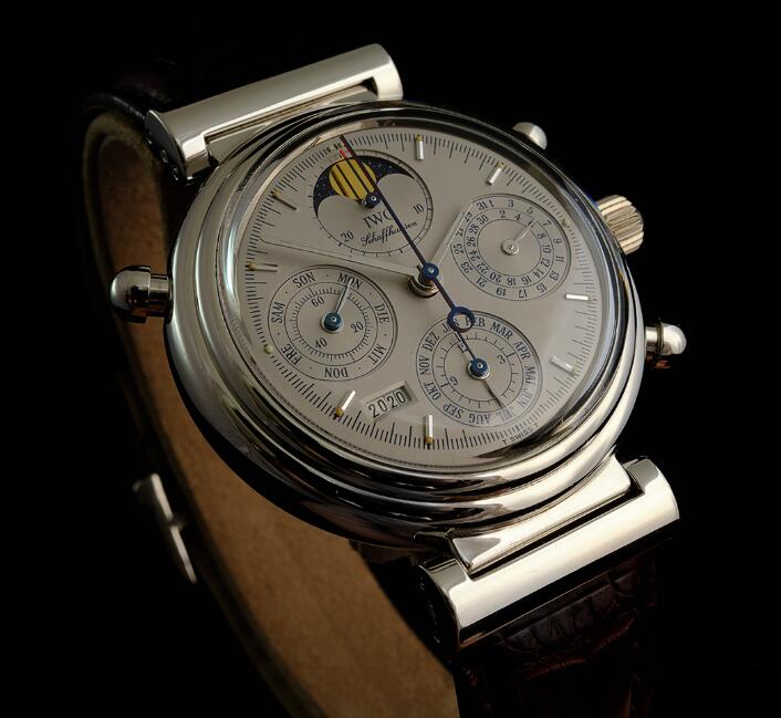 The Replica IWC Schaffhausen Da Vinci Chronograph Perpetual Calendar Watches Guide 3